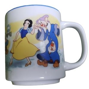 WALT•DISNEY SNOW WHITE MUG (VINTAGE)